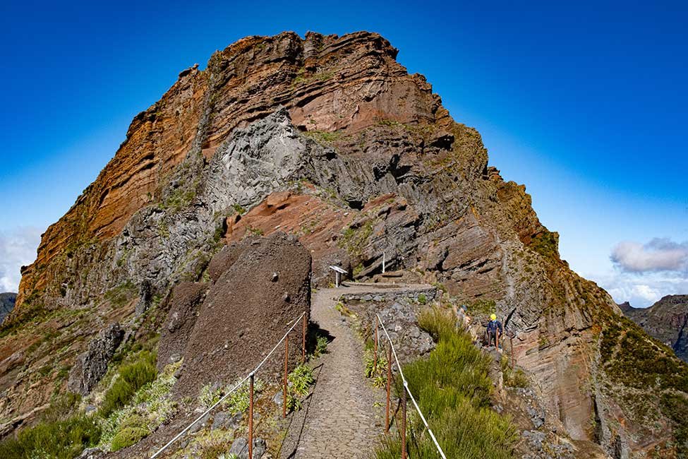 Hiking Pico Aireiro To Pico Ruivo in Madeira 